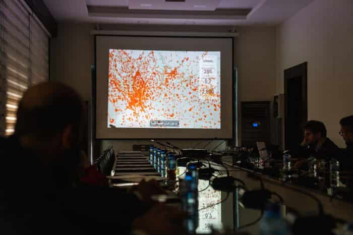 محافظ حمص يلتقي القائم بأعمال السفارة الإيطالية لبحث سبل التعاون في إعادة الأعمار3