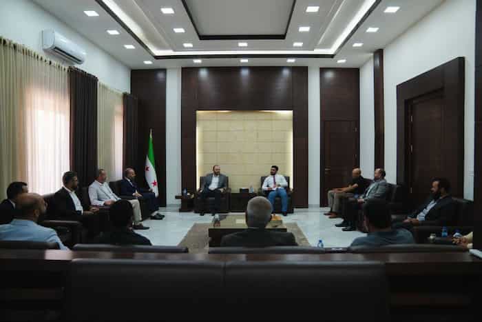 1محافظ حمص يلتقي مدراء المناطق لبحث واقع العمل وتنسيق الجهود لرفع كفاءة العمل