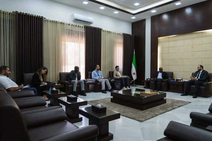 اجتماع في محافظة حمص لبحث سبل تعزيز التعاون الإنساني1