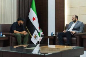 محافظ حمص يلتقي لجنة حي كرم شمشم لمتابعة احتياجات الحي