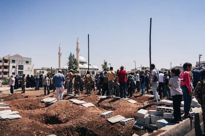 نقل رفات شهداء حصار حمص القديمة من مسجد الأوزاعي إلى جانب مسجد خالد بن الوليد2