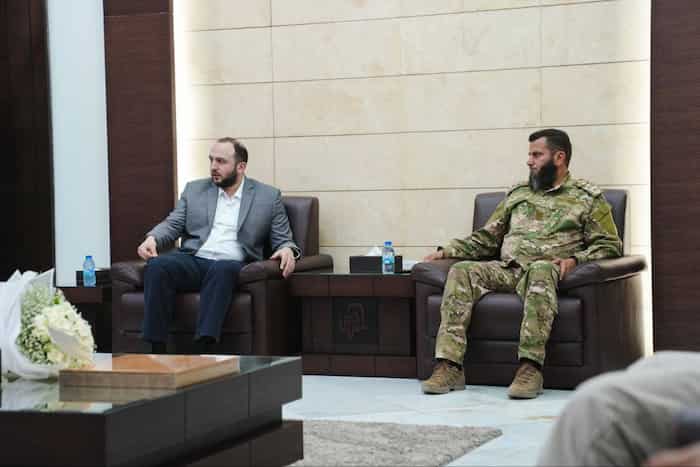 وفد من وزارة الدفاع يزور محافظ حمص1