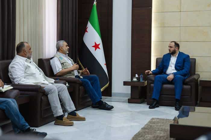 1محافظ حمص يستقبل وفداً من جمعيات إغاثية وخيرية