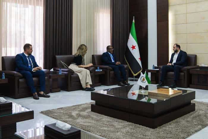 1محافظ حمص يلتقي وفد برنامج الأغذية العالمي (1)