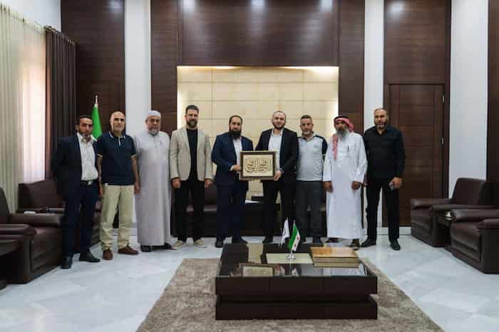 1محافظ حمص يلتقي وفد من أهالي كفرعايا