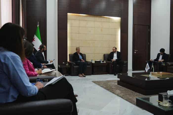 2محافظ حمص يستقبل وفداً من المفوضية السامية لشؤون اللاجئين