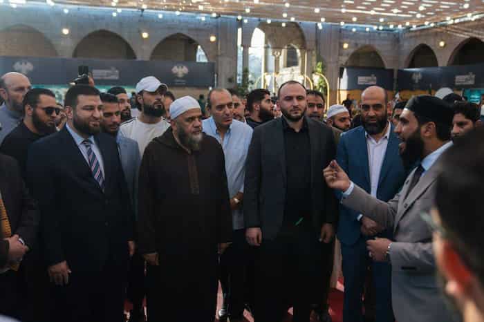 2محافظ حمص يفتتح معرض بالنبي أقتدي في ساحة جامع خالد بن الوليد