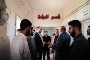 محافظ حمص يتفقد الواقع الخدمي في القريتين