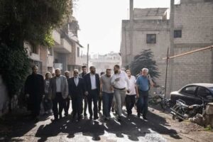 وفد من الأمانة العامة لمحافظة حمص يتفقد منطقة حب نمرة المتضررة من الحرائق