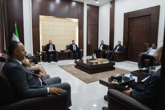 4محافظ حمص يلتقي أعضاء مجلس الشعب عن دوائر مدينة حمص و ريفها (1)