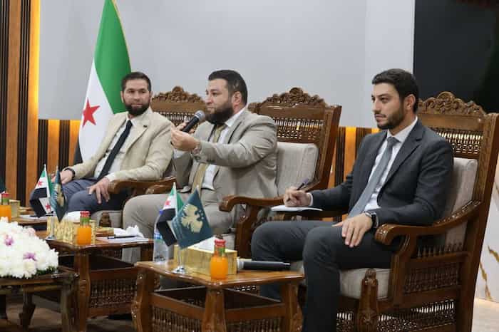 لقاء بين قيادة قوى الأمن الداخلي ووجهاء من محافظة حمص1