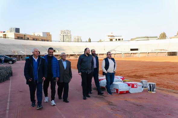 1محافظ حمص يتفقد أعمال تأهيل وصيانة الملعب البلدي