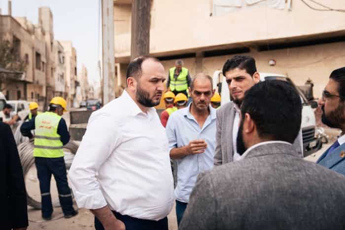 3محافظ حمص يتفقد أعمال الكهرباء في حي كرم الزيتون