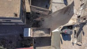 حملة خدمية لإزالة الأنقاض في ريف تلكلخ