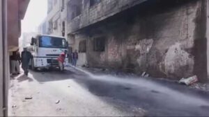 مجلس مدينة حمص يباشر أعمال إزالة المخلفات في حيي المهاجرين والأرمن